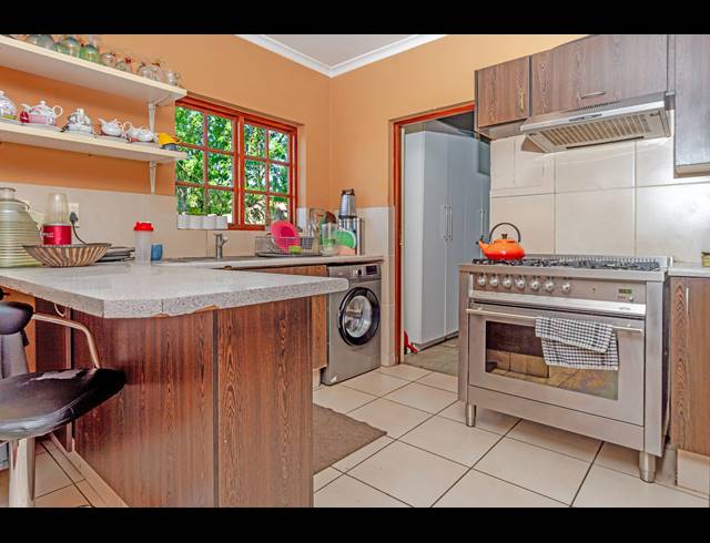4 BEDROOM HOUSE FOR SALE IN SUMMERSET